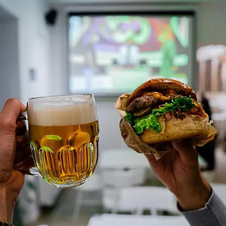Street Food Possonium アパート ブラチスラヴァ