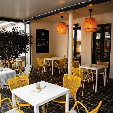 Apartament Street Food Possonium