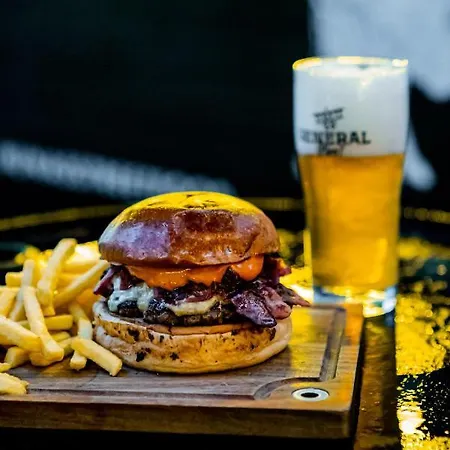 Street Food Possonium Apartament *